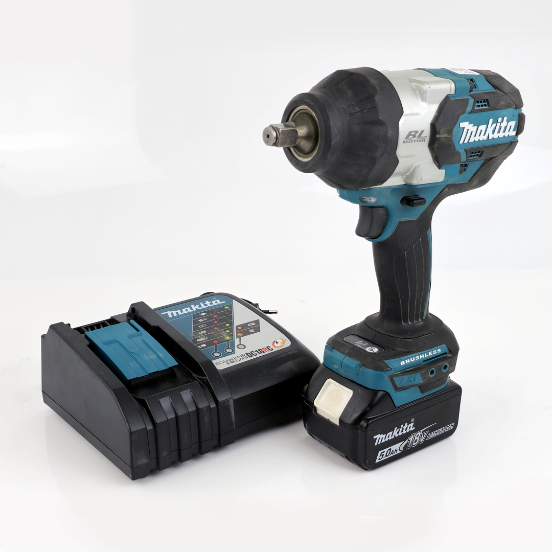 Llave de impacto  inalámbrica  1/2 Makita DTW1002 - Semi Nuevo