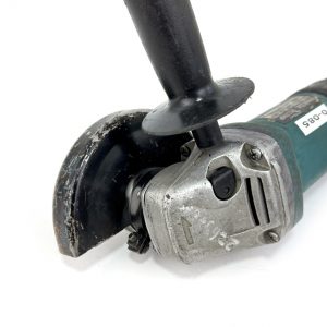 ESMERIL ANGULAR 4 1/2 MAKITA M. 9557HP ALAM. 840W/1100 - Imagen 4